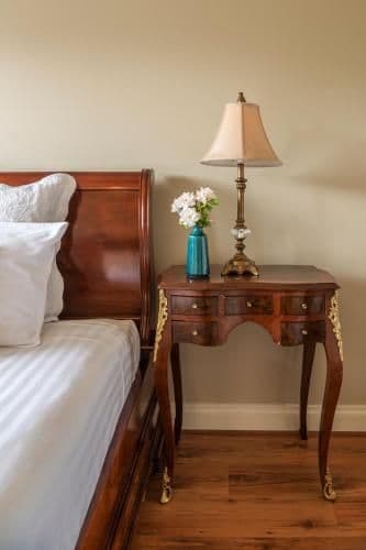 Deluxe One-Bedroom Cottage