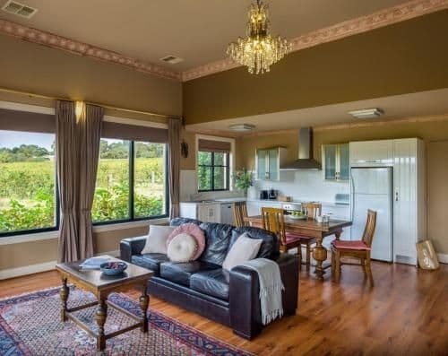 Deluxe One-Bedroom Cottage