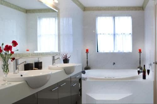 Deluxe One-Bedroom Cottage