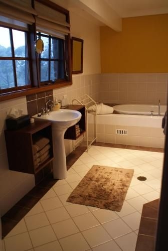 Yallambee B&B4
