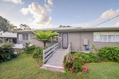 12 Merinda Crescent0
