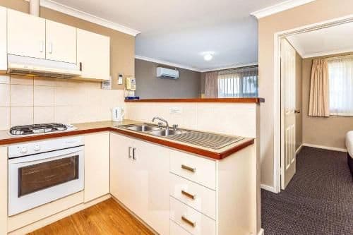 Two Bedroom Apartment (Full Kitchen and Laundry)