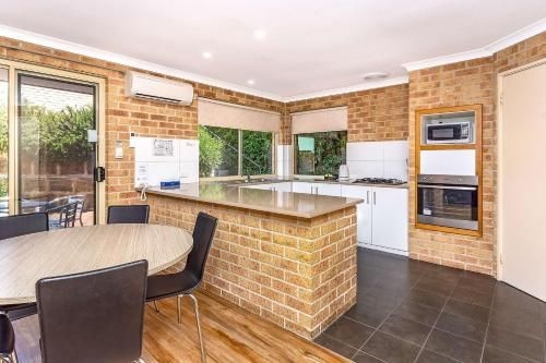 Quality Apartments Banksia Gardens3