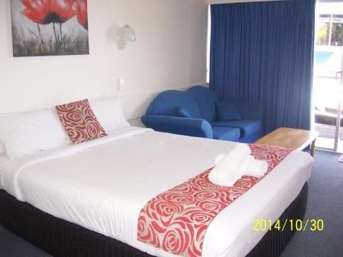 Standard Queen Room