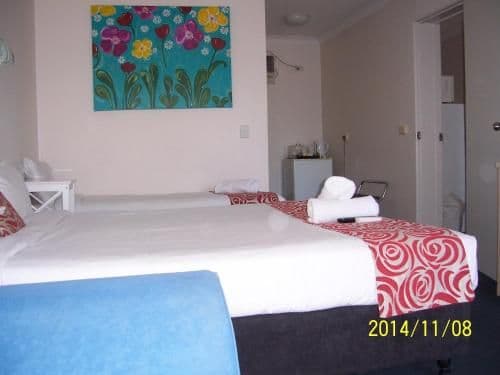 Queen and Single Room