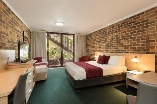 Standard Twin Suite