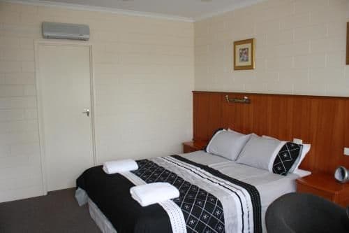 Queen Room with View