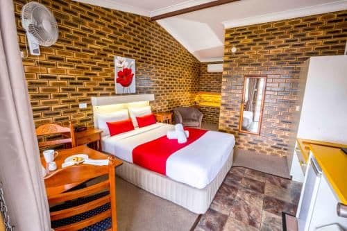 Standard Queen Room