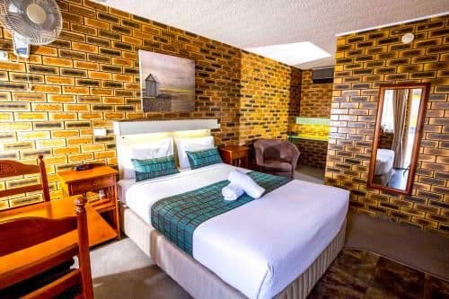Standard Queen Room