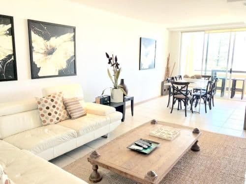 Deluxe Two-Bedroom Apartment with Roof Deck, Ocean View and Hot Tub