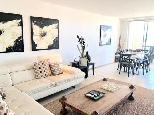 Deluxe Two-Bedroom Apartment with Roof Deck, Ocean View and Hot Tub