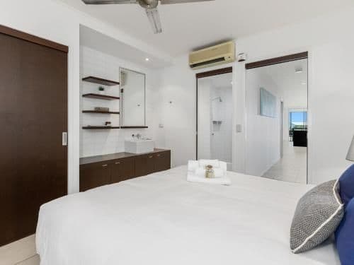 3 Bedroom Boutique Ocean Front Apartment