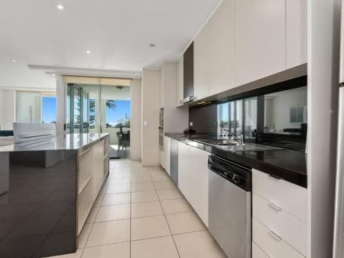 3 Bedroom Boutique Ocean Front Apartment
