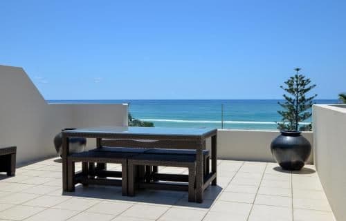 Three-Bedroom Apartment with Rooftop Deck, Ocean View and Hot Tub