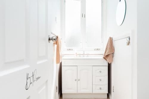 Private Double Room Share Bathroom (not pet friendly)