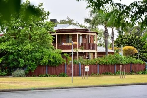 Anchorage Guest House and Self-contained Accommodation0