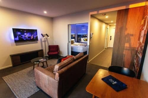 One-Bedroom Apartment - King View