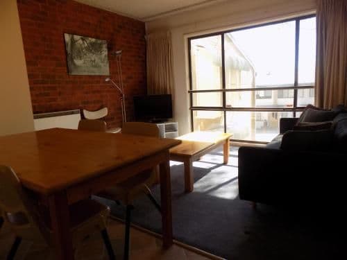 Kirwan Two-Bedroom Apartment 27