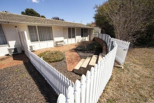เรดฮิลล์ คูมา มอเตอร์อินน์ (Redhill Cooma Motor Inn)2