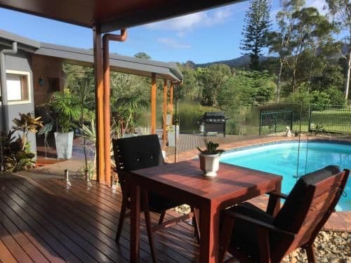 Apartment with Pool View