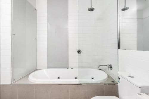 Three-Bedroom Loft Apartment - Butter Factory #12
