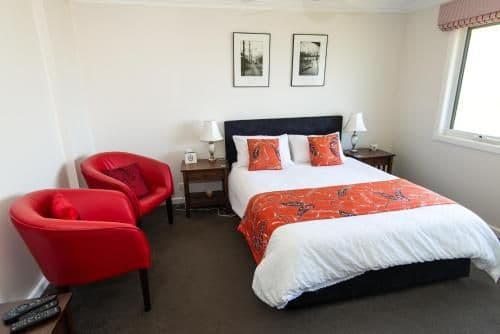 Roberts Queen Suite
