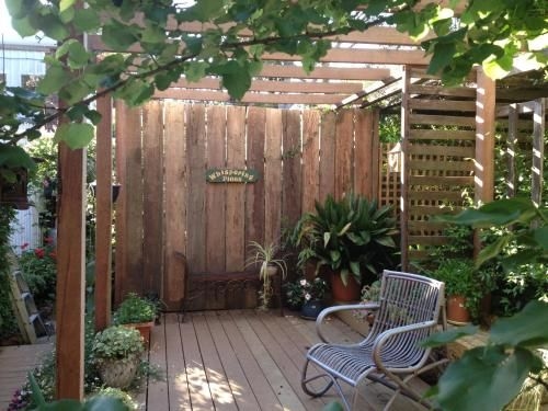Whispering Pines Bed and Breakfast0