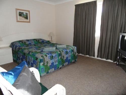 Two-Bedroom Apartment with Sea View