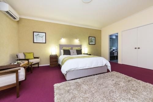 The Inn Mahogany Creek1