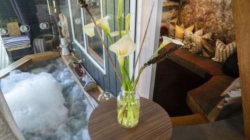 Honeymoon Chalet with Spa Bath