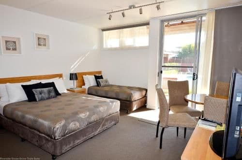 Motel Triple Room