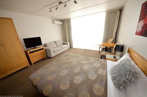 Motel Spa Room