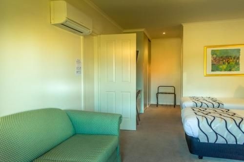 เดนิลิควิน คันทรี คลับ มอเตอร์ อินน์ (Deniliquin Country Club Motor Inn)3