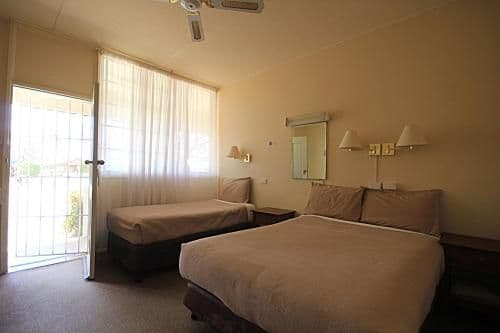 Deluxe Double Room (2 Adults + 1 Child)