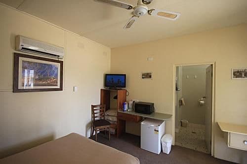 Deluxe Double Room (2 Adults + 1 Child)