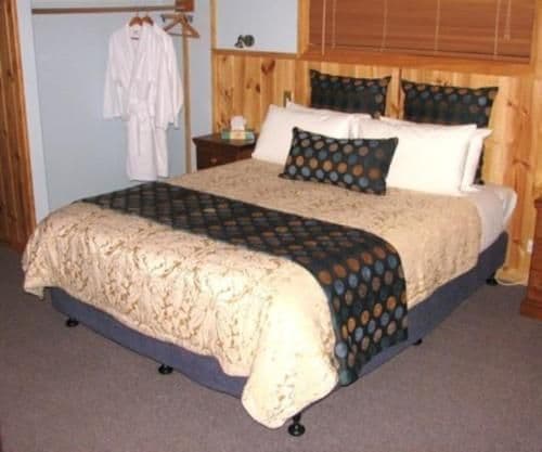 Clair Chalet with Spa Bath