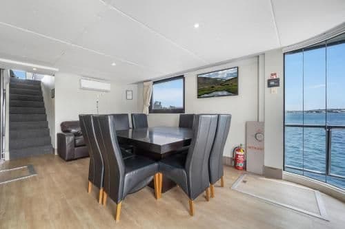 Houseboat with Hot Tub - The Prestige