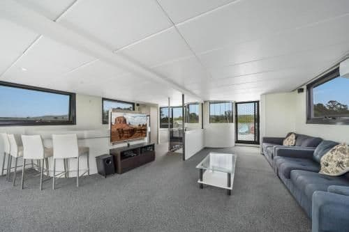 Houseboat with Hot Tub - The Prestige