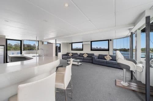 Houseboat with Hot Tub - The Prestige