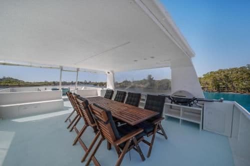 Houseboat - Osprey
