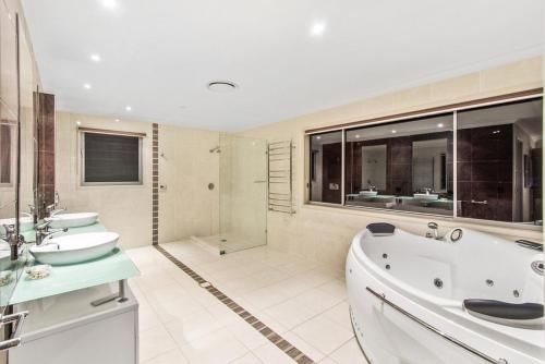 Angourie Beach House (Angourie Beach House @ Corporate Boardies)1