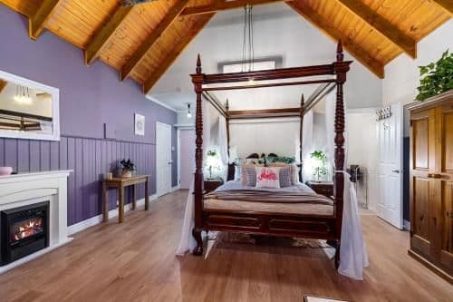 Deluxe Queen Suite