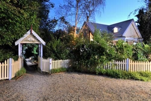 Deluxe Cottage with Spa Bath