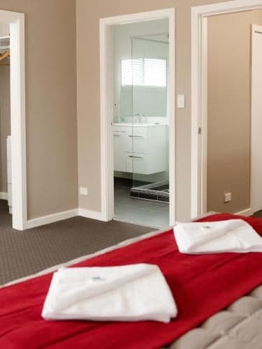 Deluxe Two-Bedroom Apartment with Two Bathrooms
