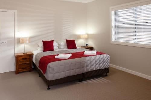 Deluxe Two-Bedroom Apartment with Two Bathrooms