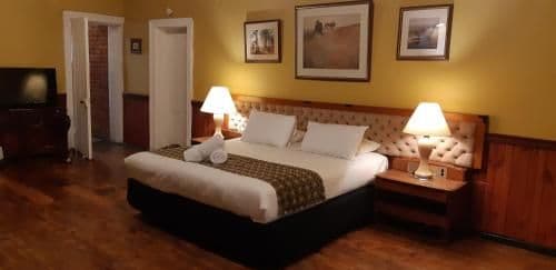 Deluxe King Suite