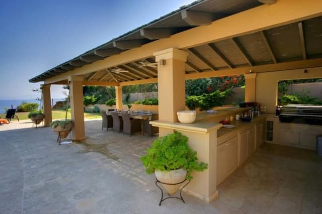 VILLA WITH PRIVATE POOL