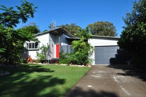 10 Double Island Drive - Modern Family Home, Centrally Located, Swimming Pool & Outdoor Area0