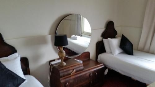The Empire Hotel4
