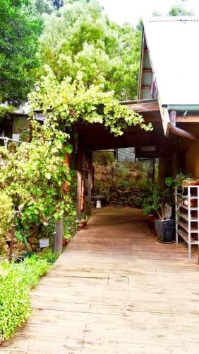 Large Two-Bedroom Cottage with Private Hot Tub - Saturna